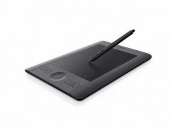 Wacom Intuos Pro Pen & Touch : contrôler vos créations du bout des doigts